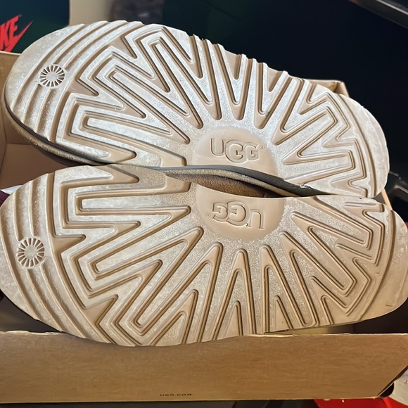 Brown Ugg boots - Picture 4 of 4